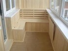 Встроенная деревянная мебель на балкон
